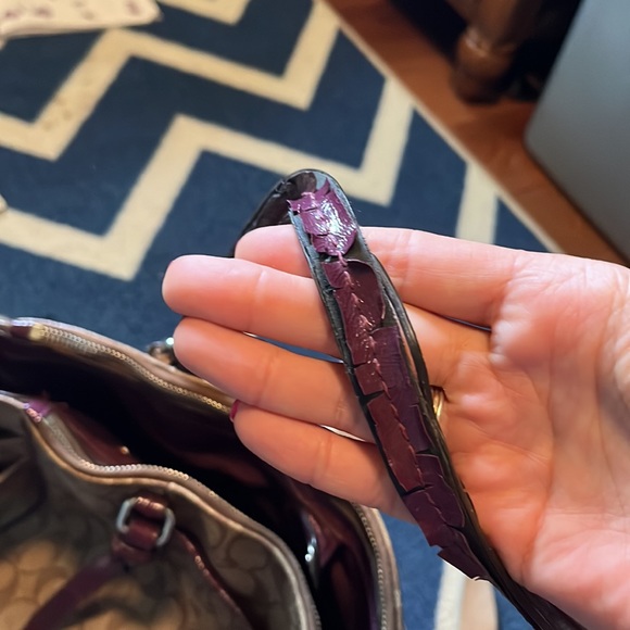 coach diaper bag comes with the pad - Picture 4 of 5